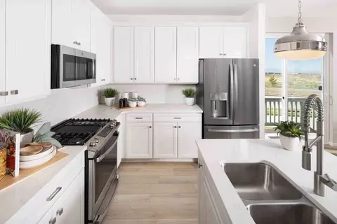 Kitchen - 21313 E 63rd Dr, Aurora, CO 80019 photo 2 of 2
