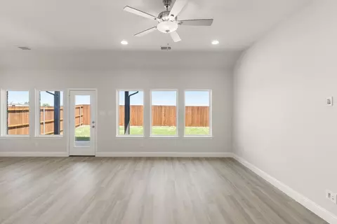 Living - 1101 Trinity Rail Rd, Anna, TX 75409 photo 11 of 15