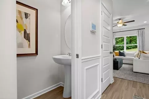 Entry Way - 573 Pemberton St, Kingston, GA 30145 photo 4 of 17