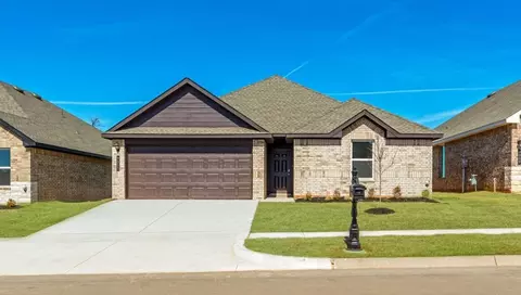 816 Park Place Dr, Newcastle, OK 73065