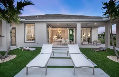 10097 Amara Ranch Dr, Lake Worth, FL 33449