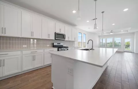 Kitchen - 516 Billowing Cloud Cv, Georgetown, TX 78633 photo 1 of 4