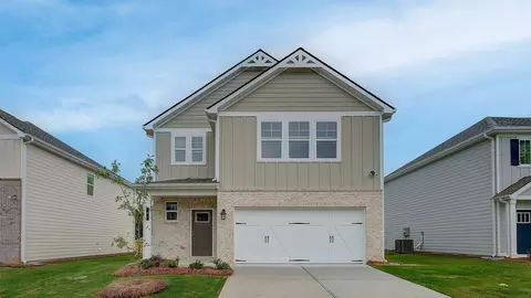 727 Lismore Dr, Opelika, AL 36804