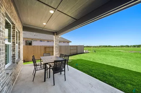 Exterior - 1027 Arbor Dr, Beasley, TX 77417 photo 4 of 12