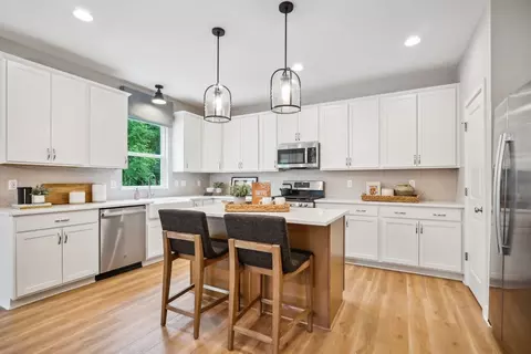 Kitchen - 537 Conductor Dr, Plain City, OH 43064 photo 2 of 5