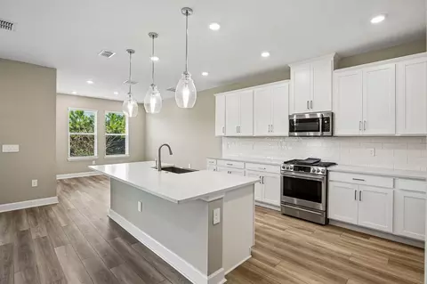 Kitchen - 14238 Sawmill St, Parrish, FL 34219 photo 1 of 8