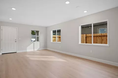 Living - 2684 Wesley Way, Chico, CA 95973 photo 3 of 4