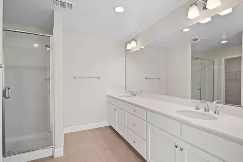 Bath - 2684 Wesley Way, Chico, CA 95973 photo 1 of 3