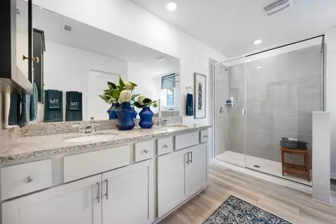 Bath - 960 Cherrystone Loop, Buda, TX 78610 photo 1 of 5