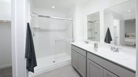 Bath - 1165 Cathy St, Galt, CA 95632 photo 1 of 4