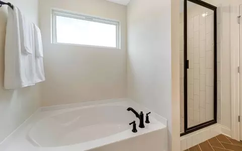 Bath - 7904 Pine St, Fairview, TN 37062 photo 13 of 14