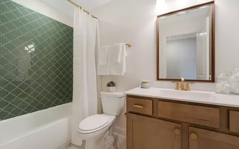 Bath - 7904 Pine St, Fairview, TN 37062 photo 14 of 14