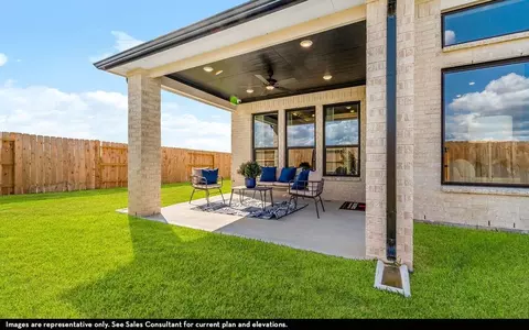 Exterior - 7904 Pine St, Fairview, TN 37062 photo 4 of 11
