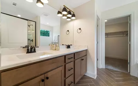 Bath - 7904 Pine St, Fairview, TN 37062 photo 12 of 14