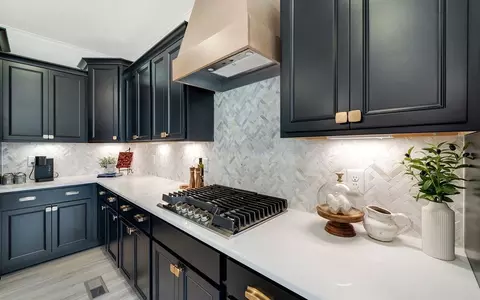 Kitchen - 7904 Pine St, Fairview, TN 37062 photo 9 of 11