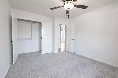 Bedroom - 932 Hydrangea Way, Edmond, OK 73034 photo 3 of 10