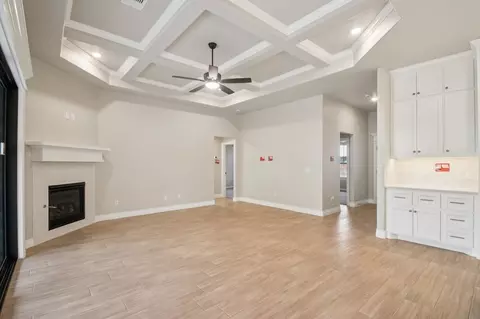 Living - 932 Hydrangea Way, Edmond, OK 73034 photo 3 of 14