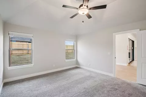 Bedroom - 932 Hydrangea Way, Edmond, OK 73034 photo 1 of 10