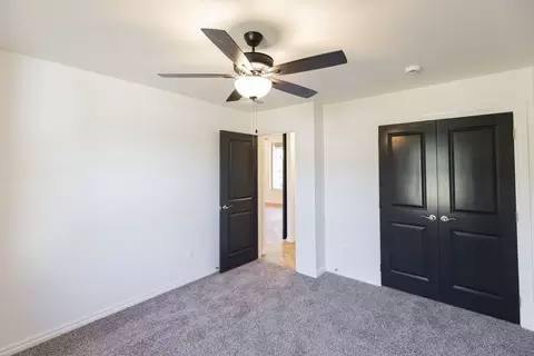 Bedroom - 932 Hydrangea Way, Edmond, OK 73034 photo 6 of 10