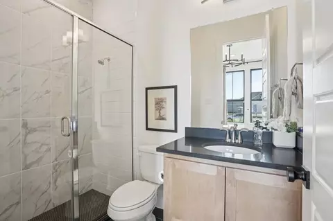 Bath - 2012 Grey Birch Pl, Aledo, TX 76008 photo 2 of 4