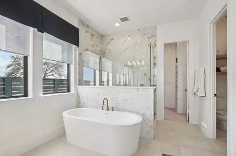 Bath - 2012 Grey Birch Pl, Aledo, TX 76008 photo 1 of 4