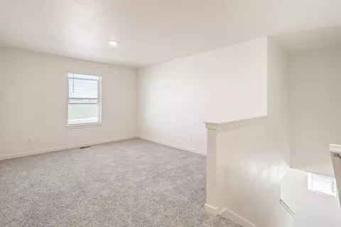 Living - 957 Andrews Crest Dr, Berthoud, CO 80513 photo 4 of 5