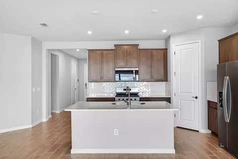 Kitchen - 13222 Oxeye Ln, Parrish, FL 34219 photo 1 of 2