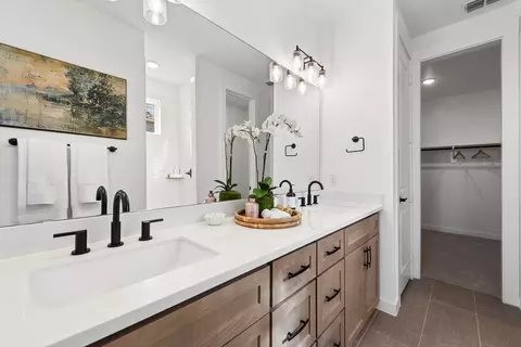 Bath - 701 Wicklow Ct, Celina, TX 75009 photo 1 of 5
