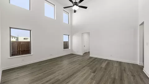 Living - 701 Wicklow Ct, Celina, TX 75009 photo 3 of 4