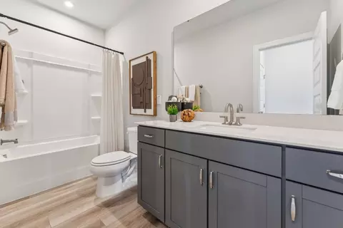 Bath - 2146 Barnside Ln, Apex, NC 27502 photo 1 of 1