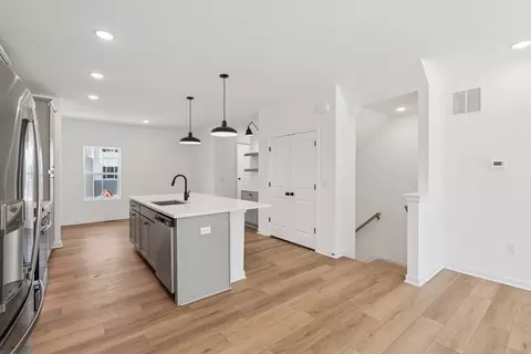 Entry Way - 32 Silverbell Ave, Berlin, NJ 08009 photo 2 of 4