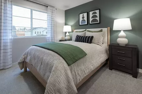 Bedroom - 3702 SW 38th St, Gresham, OR 97080 photo 3 of 20