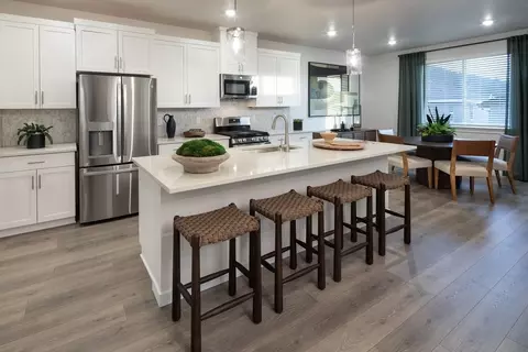 Kitchen - 3702 SW 38th St, Gresham, OR 97080 photo 1 of 8