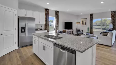 Kitchen - 1926 Willoughby Ave, Springfield, OH 45503 photo 2 of 11