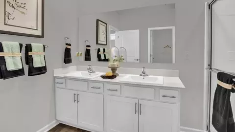 Bath - 1926 Willoughby Ave, Springfield, OH 45503 photo 1 of 11