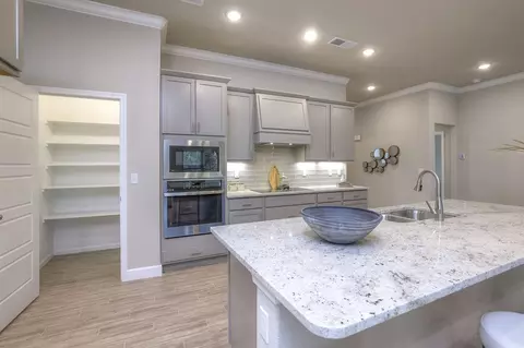 Kitchen - 25490 84th St, Lenexa, KS 66227 photo 2 of 4
