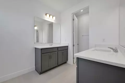 Bath - 6523 Trailblaze Bnd, Saint Cloud, FL 34771 photo 4 of 5