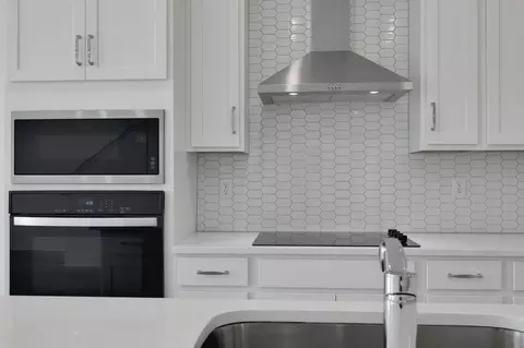 Kitchen - 6523 Trailblaze Bnd, Saint Cloud, FL 34771 photo 2 of 5