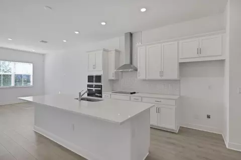 Kitchen - 6523 Trailblaze Bnd, Saint Cloud, FL 34771 photo 3 of 5