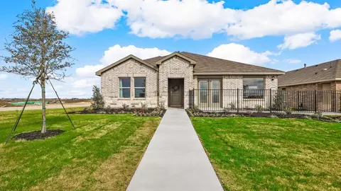 110 Road Runner Way, Newark, TX 76071