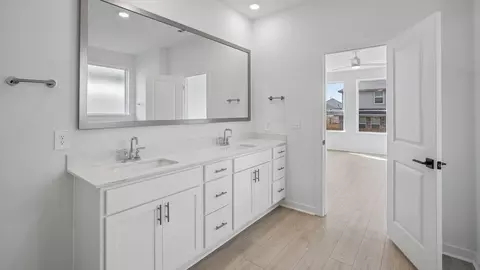 Bath - 417 Eagle Canyon Dr, Leander, TX 78641 photo 2 of 6