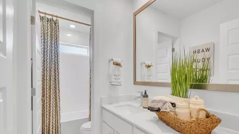 Bath - 417 Eagle Canyon Dr, Leander, TX 78641 photo 6 of 6