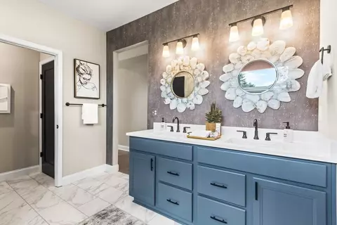 Bath - 3801 Circollo Dr, Covington, KY 41017 photo 4 of 6