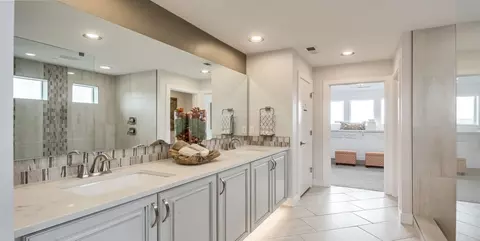 Bath - 2106 W 2530 N, Clinton, UT 84015 photo 4 of 5