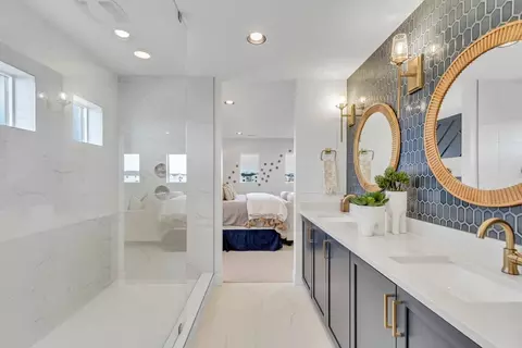 Bath - 2106 W 2530 N, Clinton, UT 84015 photo 5 of 5