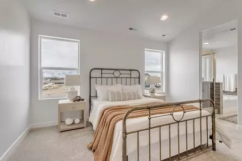 Bedroom - 2106 W 2530 N, Clinton, UT 84015 photo 2 of 5
