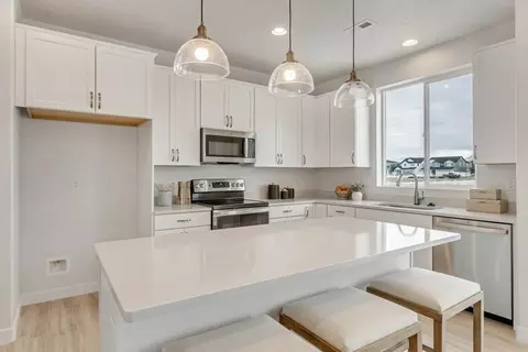 Kitchen - 2106 W 2530 N, Clinton, UT 84015 photo 2 of 4