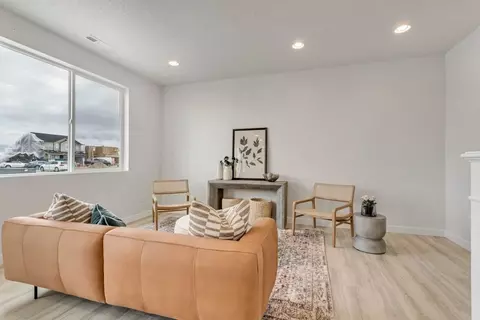 Living - 2106 W 2530 N, Clinton, UT 84015 photo 1 of 3