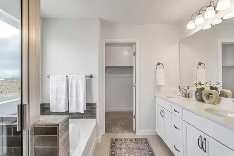 Bath - 2106 W 2530 N, Clinton, UT 84015 photo 2 of 5