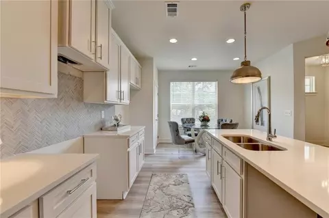 Kitchen - 263 Barracks Way, Hoschton, GA 30548 photo 5 of 14